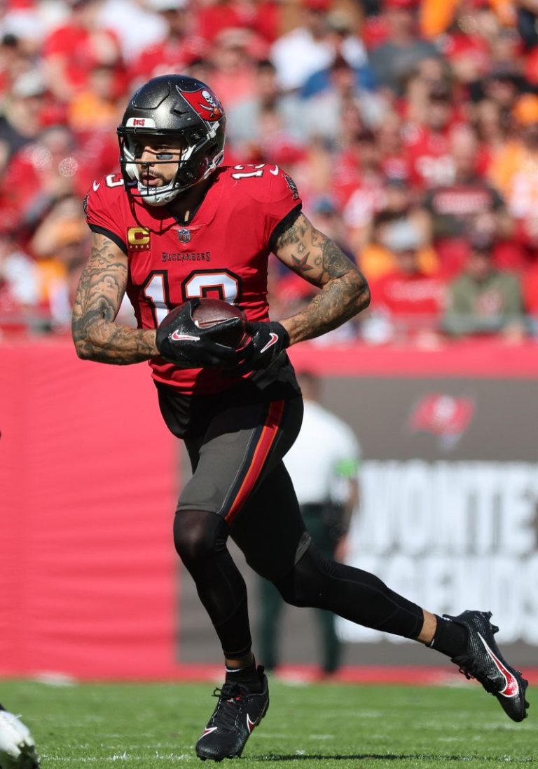 Mike Evans injury update: Buccaneers WR exits game vs. Saints