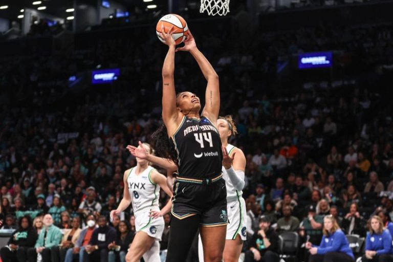 Liberty stars put on a show for college coaches in Game 2 of WNBA Finals