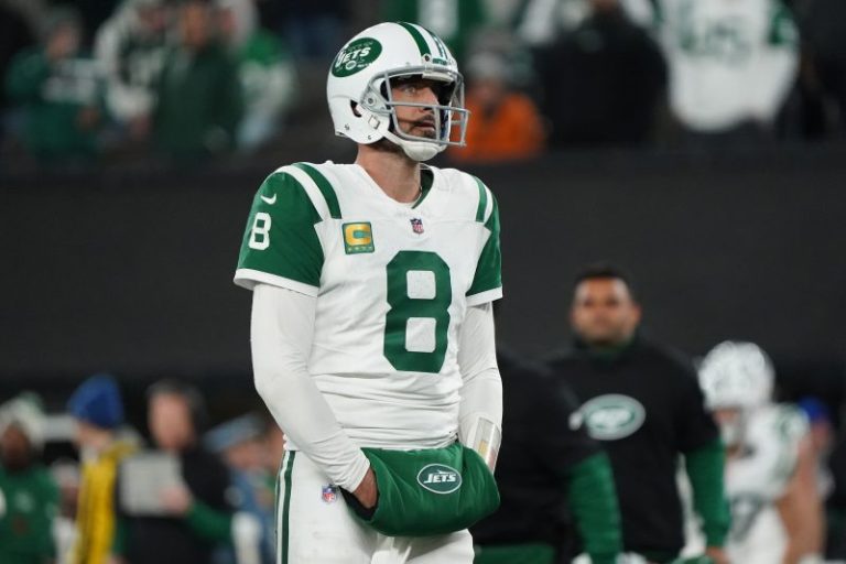 Error-prone Jets’ season continues to slip away as mistakes mount
