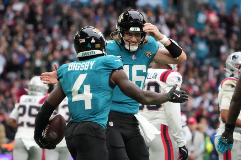 Jaguars dominate on ground in win vs. Patriots