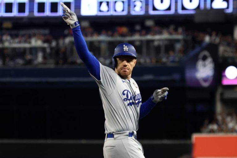 2025 World Series odds: Dodgers, Yankees among favorites