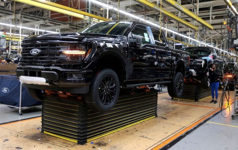 Automaker Ford weakens profit outlook, shares fall