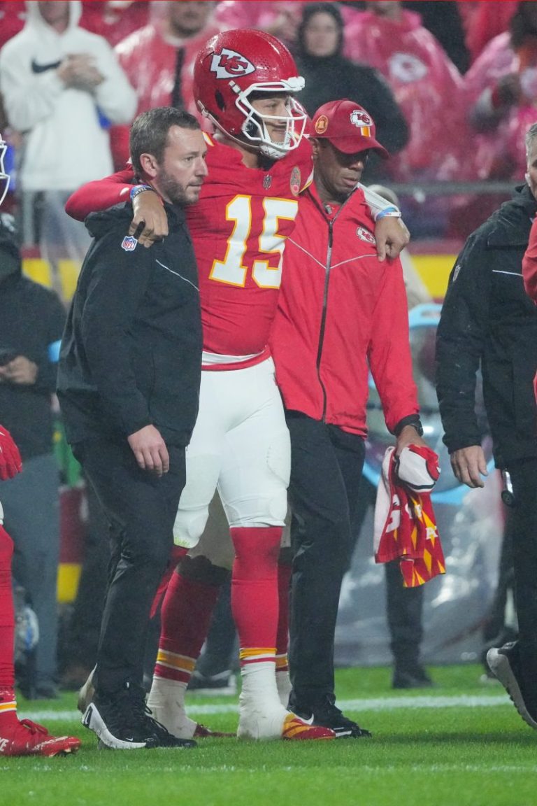 ‘Loosest ankles in America’: Patrick Mahomes survives injury scare