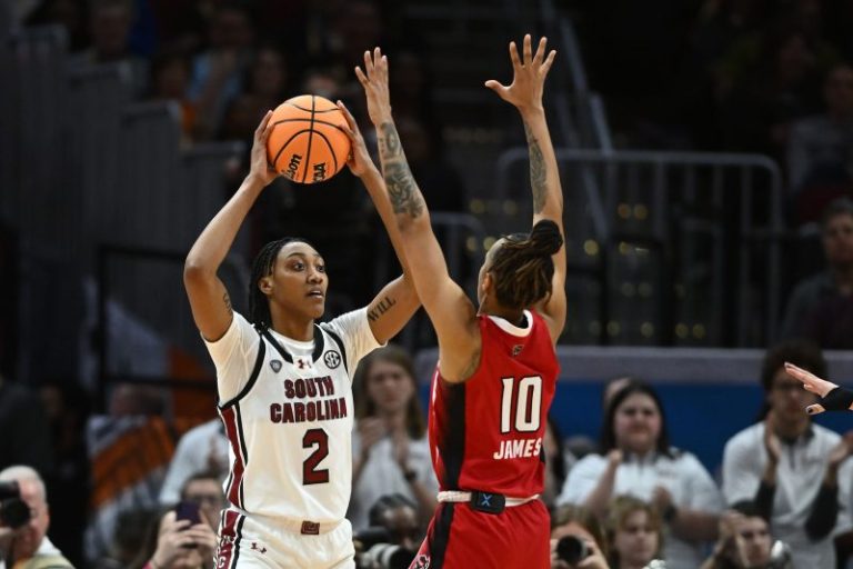 South Carolina, Iowa lead women’s college basketball games to watch