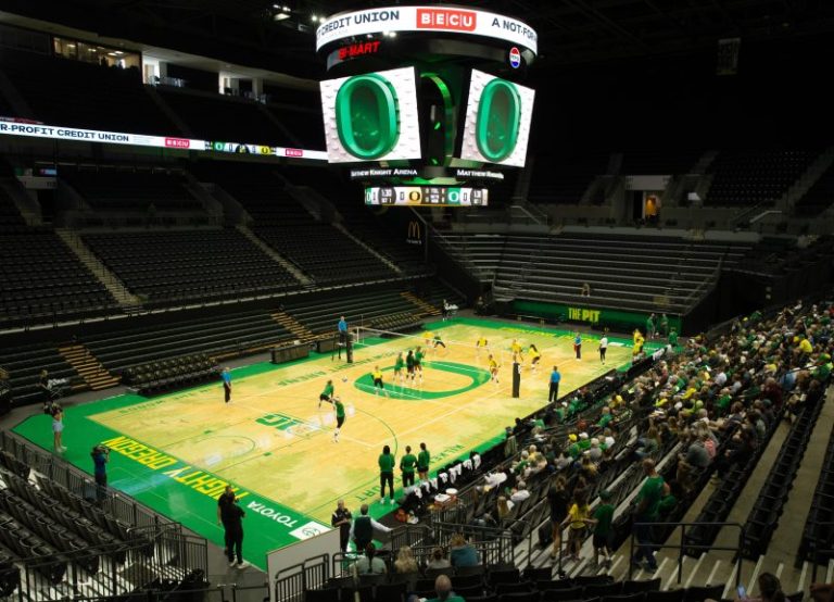 Oregon allegedly threatened to cancel season if players complained