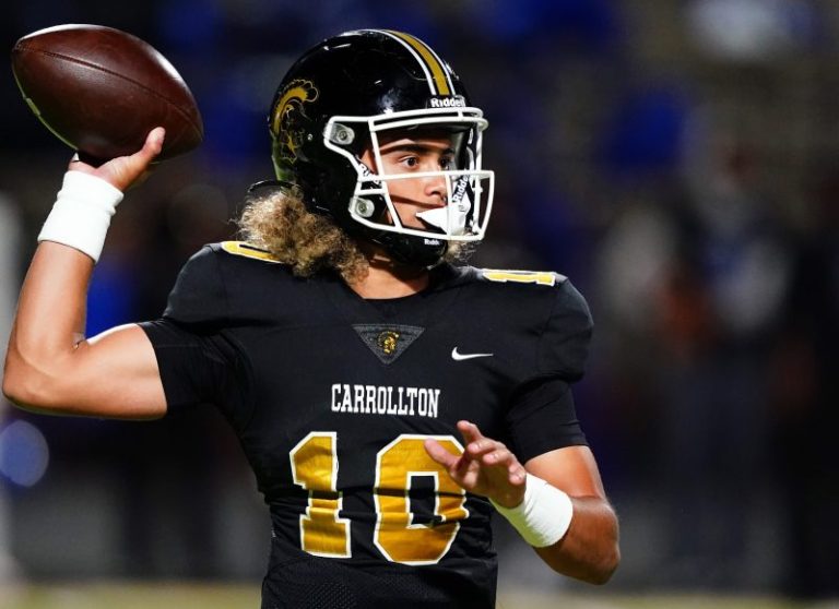 Top QB recruit Julian Lewis commits to Colorado