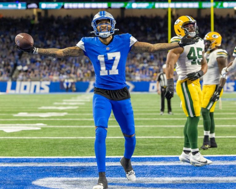 Lions secure playoff spot with last-second win vs. Packers on TNF