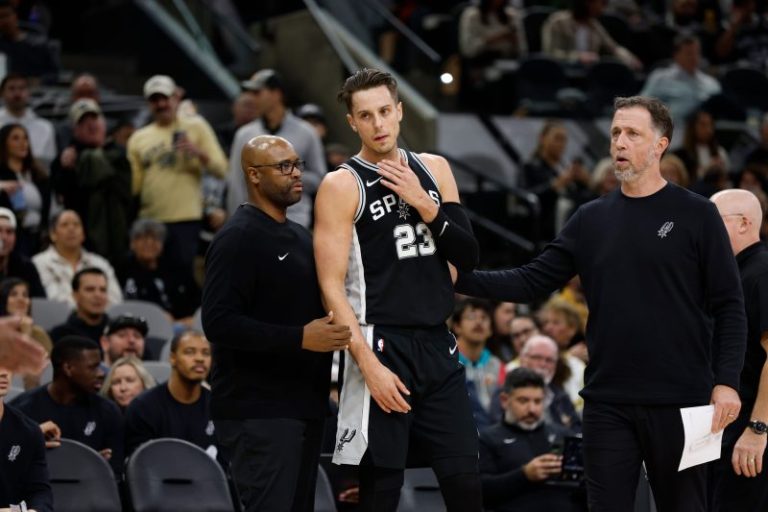 Spurs player fined for flipping off referee after ejection