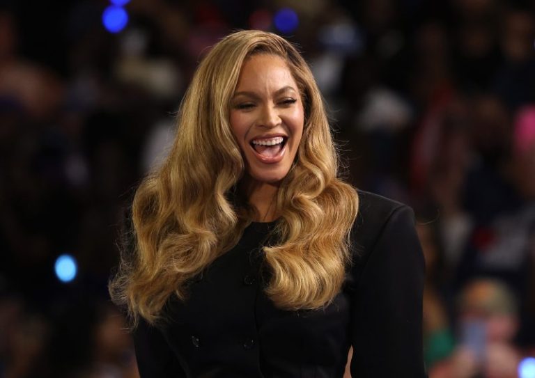 Beyoncé takes dig at streaming giant before Christmas halftime show