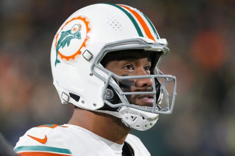 Latest updates about Tua Tagovailoa’s hip, Week 18 status