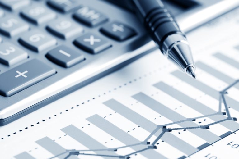 France services PMI dips amid political concerns