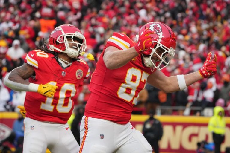 Travis Kelce helps Chiefs advance to seventh consecutive AFC title game