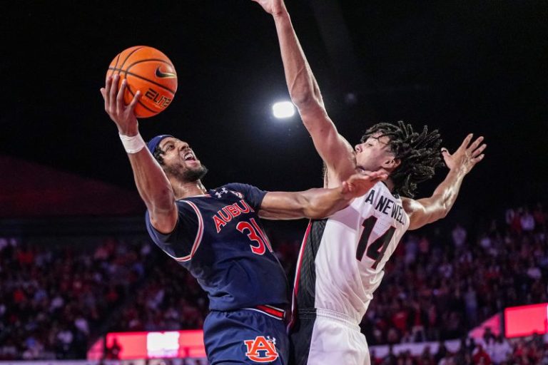 Auburn, Duke lead men’s basketball poll as top 10 gets shuffled by losses