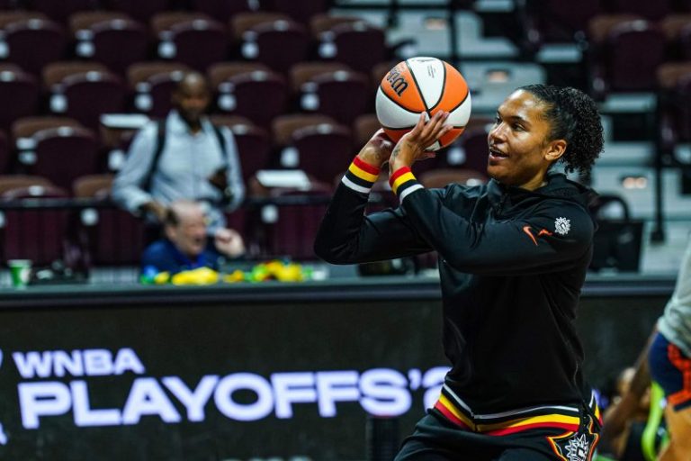 Reports: Mercury acquire 5-time All-Star Alyssa Thomas in trade with Sun
