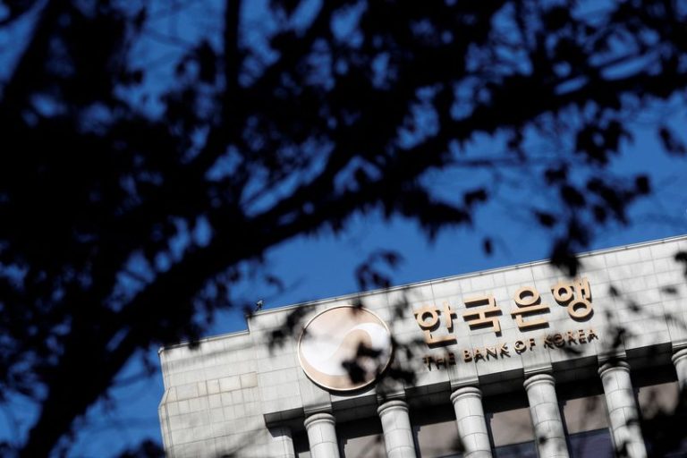 Bank of Korea unexpectedly holds policy rate amid won slide