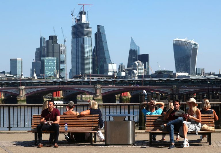 Barclays lowers forecast for Q4 UK GDP