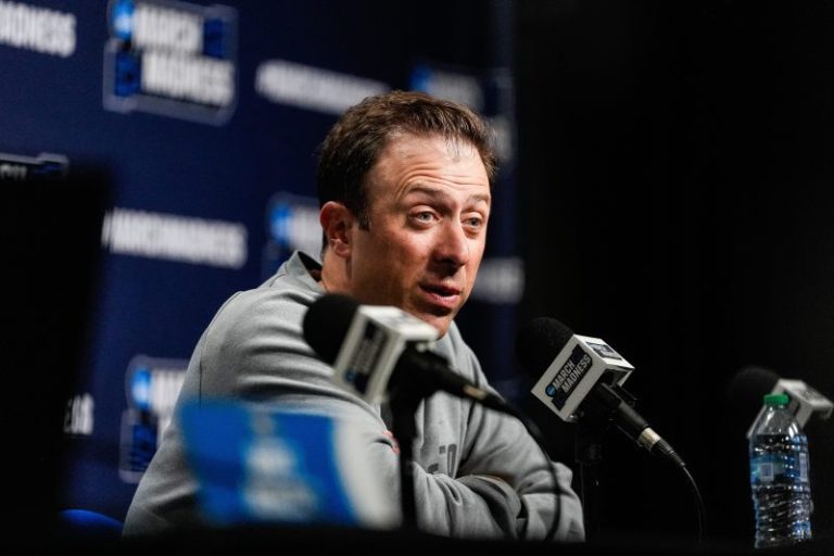 Richard Pitino to be hired at Xavier, replaces Sean Miller