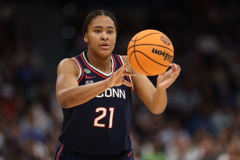 Sarah Strong smashes UConn freshman records in NCAA Tournament