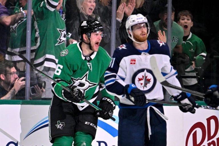 Stars surge past Jets to take 2-1 NHL playoff series lead
