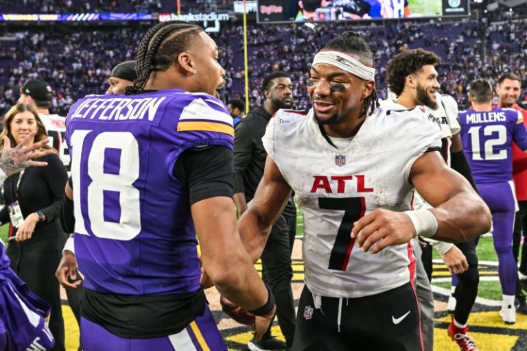 Fantasy football mock draft 1.0: WRs dominate early