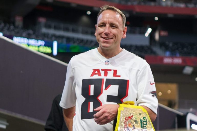 Joey Chestnut revs up for Indy 500 of hot dog contests