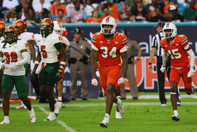 Miami LB charged with vehicular homicide in crash that killed 3 people