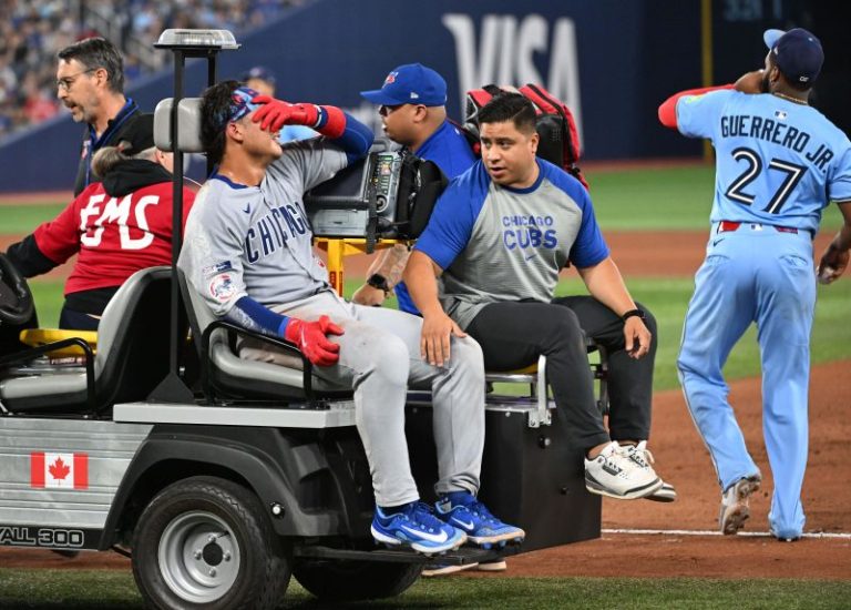 Cubs catcher carted off with injury in first game back from IL