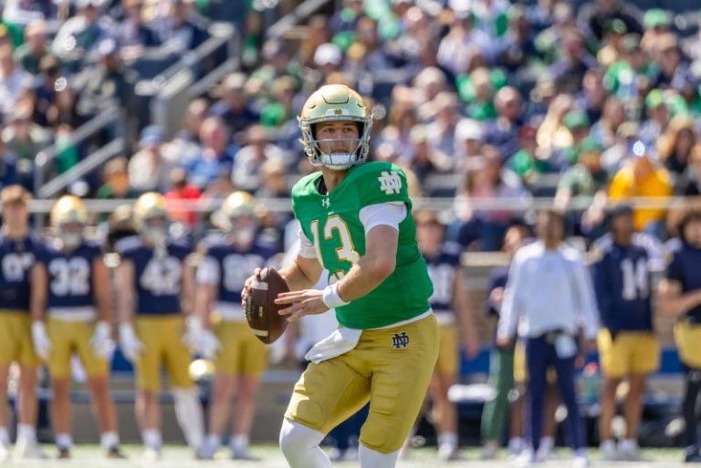 Notre Dame names redshirt freshman starting quarterback