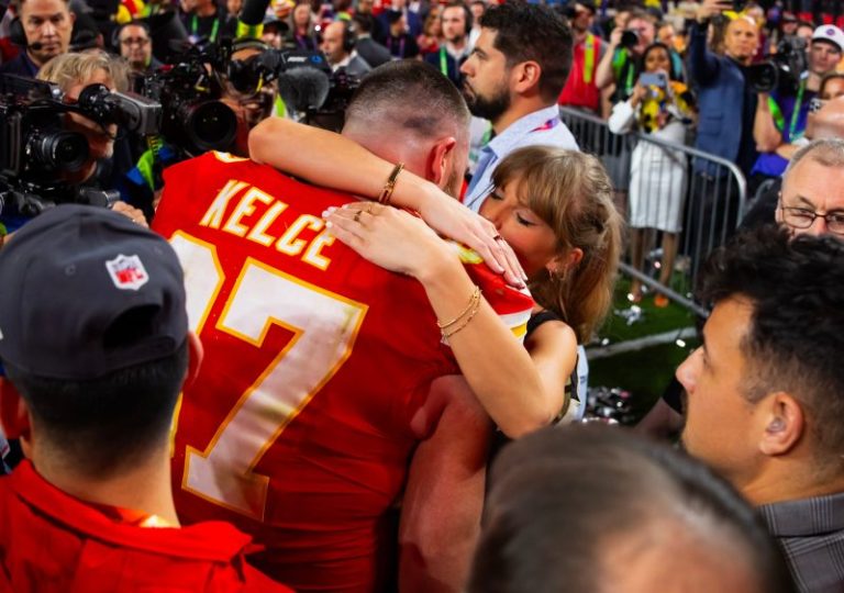 What the sports world said about Taylor and Travis’ engagement