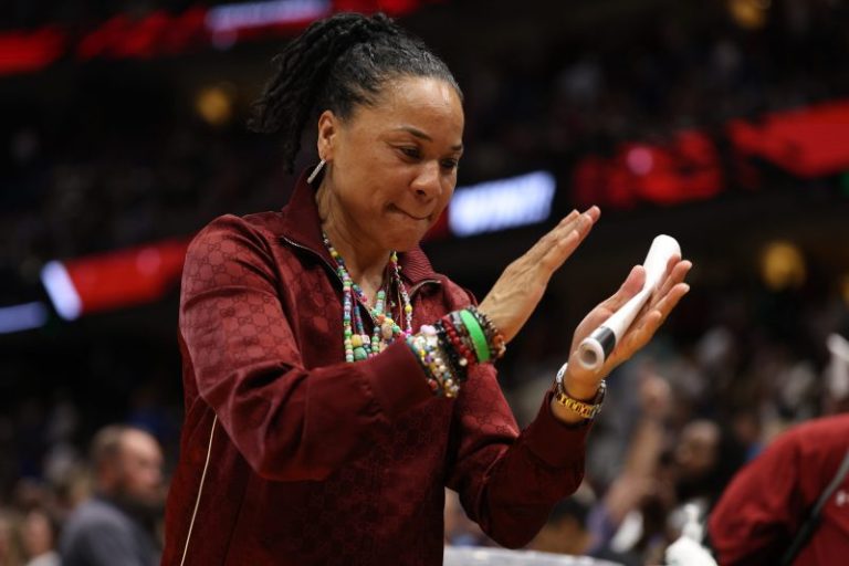 Legendary women’s coach says she would have taken Knicks job