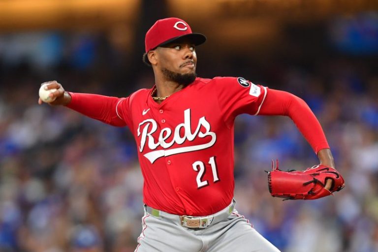 ‘Bulldog’ ace has Cincinnati Reds ready for postseason push