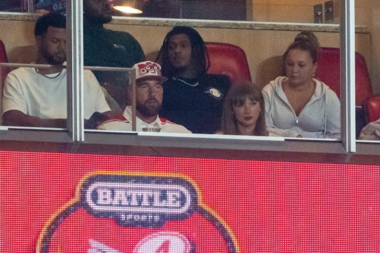 Which Chiefs players will get invites to Travis Kelce-Taylor Swift wedding?