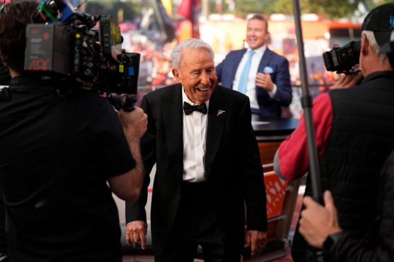 Lee Corso’s former teams go undefeated day of final ‘GameDay’ appearance