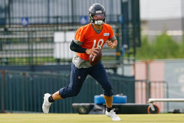 Bears star prepares for long haul inside Chicago’s QB ‘fishbowl’