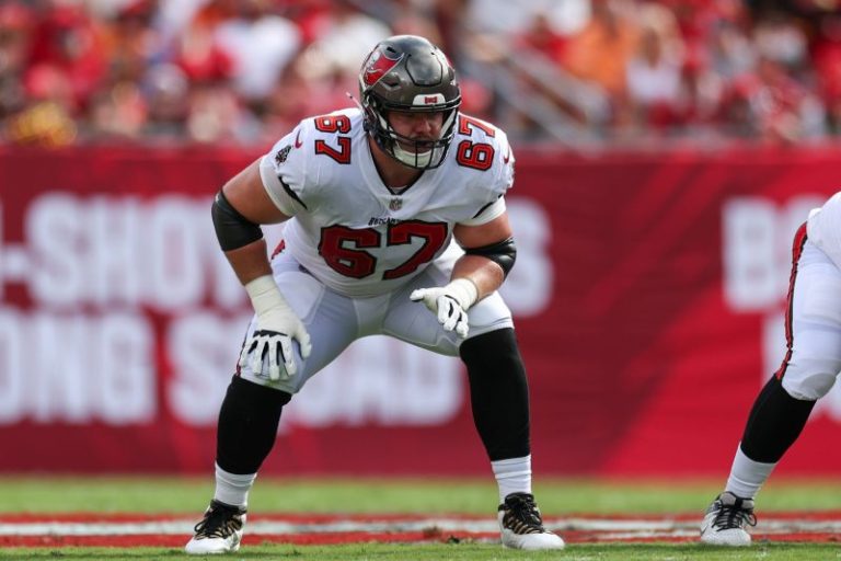 Buccaneers’ Goedeke signs extension, per reports