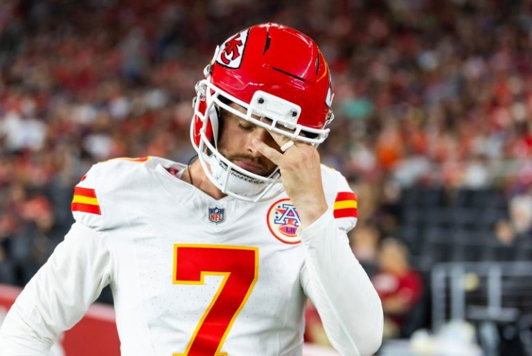 Rich Eisen makes ‘wide right’ joke after missed FG