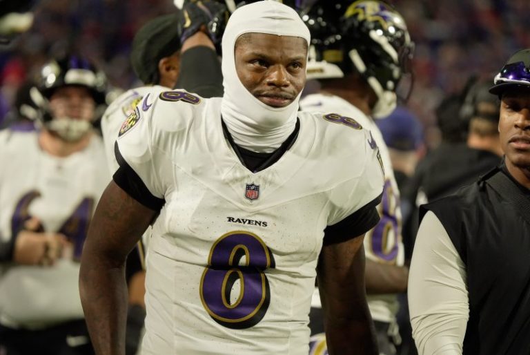 Lamar Jackson has message for fan who shoved him on SNF