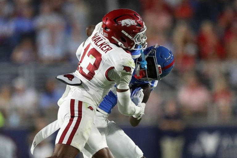 Kani Walker injury update: Arkansas DB carted off field after hit