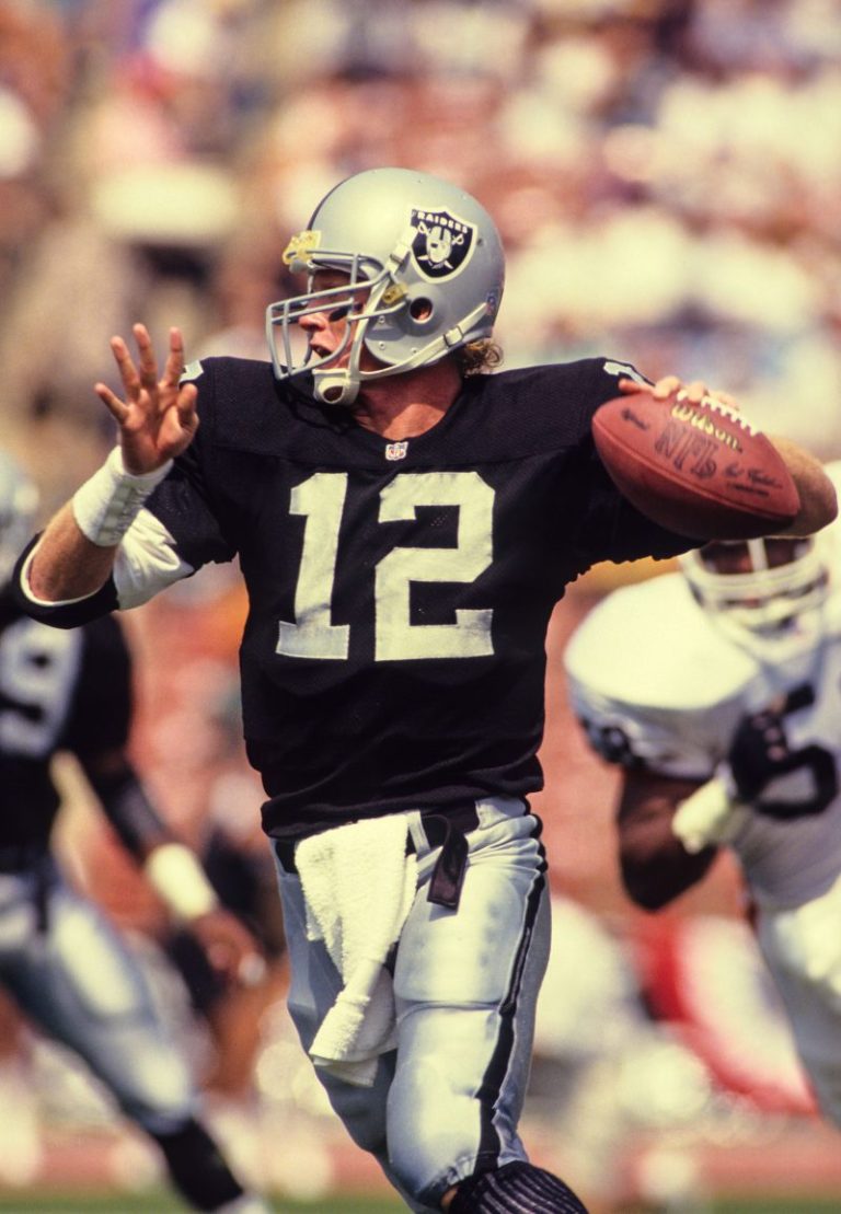 Ex-Raiders QB had ‘worst sports father,’ changes game for his own kids