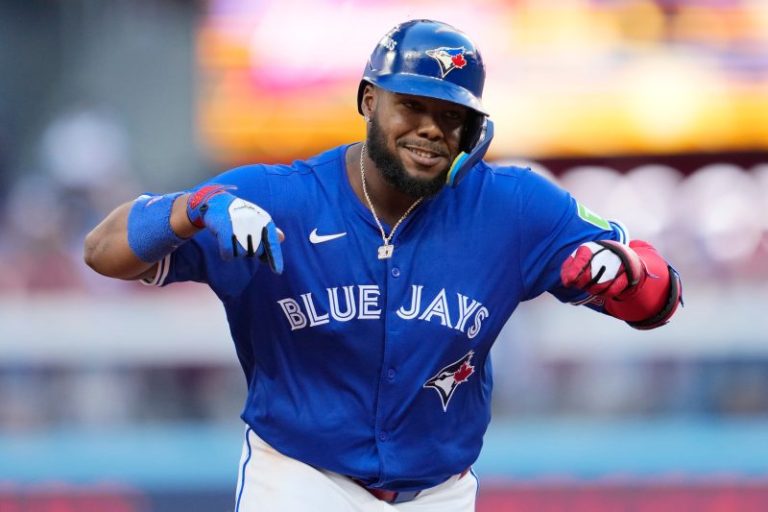 Blue Jays destroy Yankees to push NY to the brink in MLB playoffs