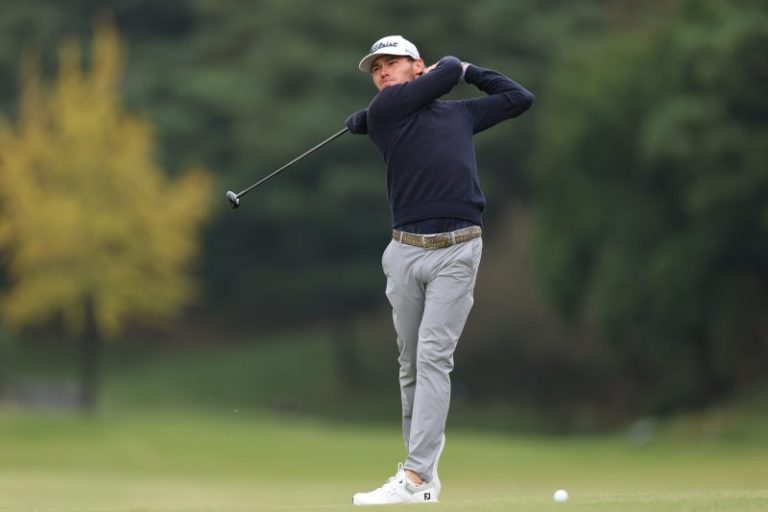 Watch: American golfer secures DP World card with spectacular shot on 18