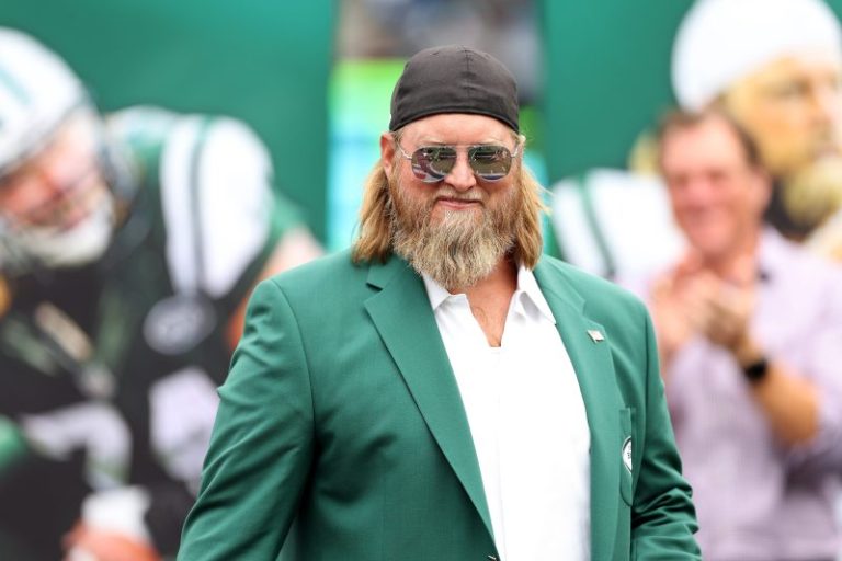 Jets announce passing of former center Nick Mangold