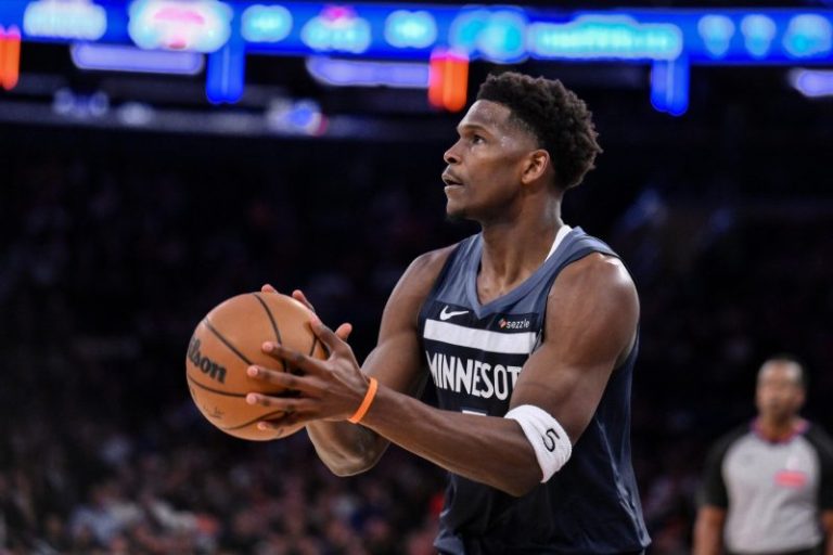 Timberwolves All-Star out at least two weeks with hamstring injury