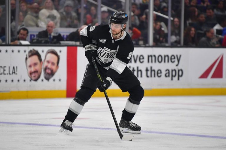 Kings star lands extension; who are the top remaining free agents?