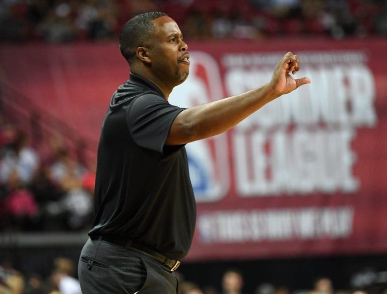 NBA seeks cellphones, records from teams in gambling probe